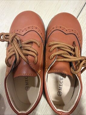 Kids Brown Leather Lace-Up Shoes boys dress shoes worn once